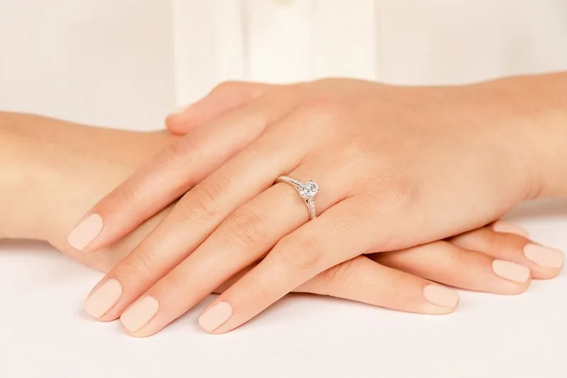 Alluring Oval Diamond Engagement Ring with 1.92 ct. (1.60 ct. center diamond)