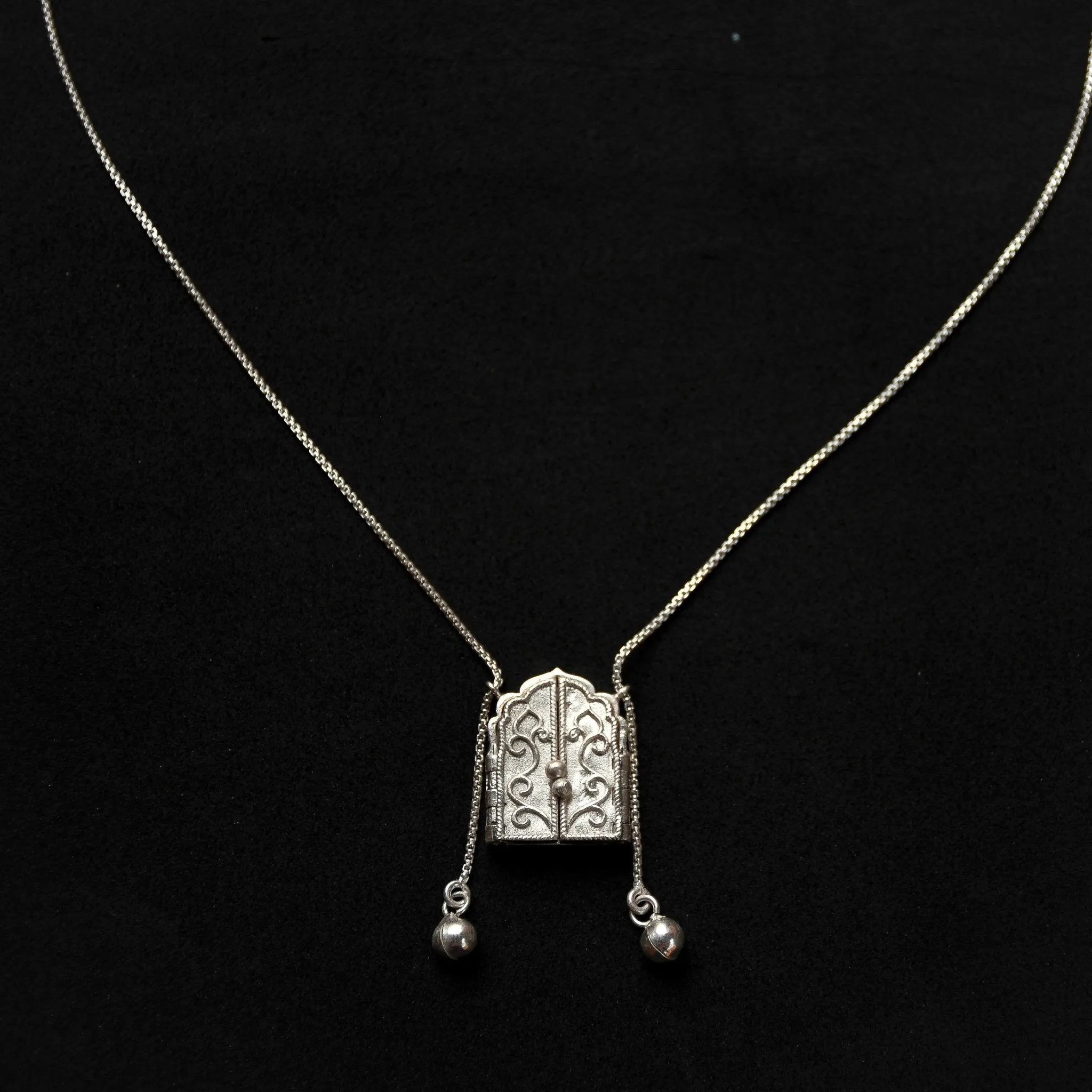 Darwaaza Necklace