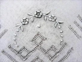 Lovely Vintage WEDDING HANDKERCHIEF, Art Deco Drawn Thread Gorgeous Bridal Hankie,Raised Embroidery,Finest Linen Hanky,Collectible Hankies