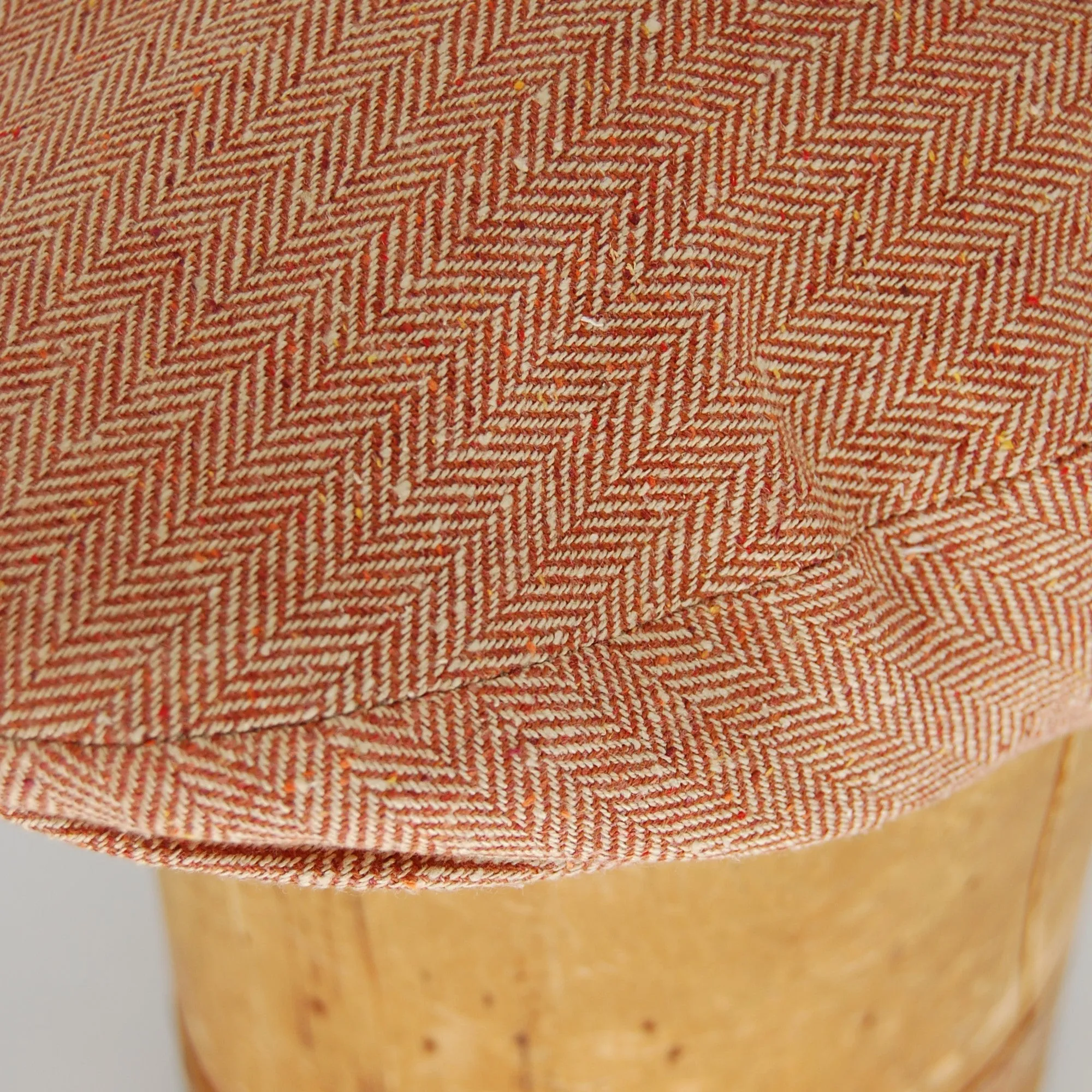 Suitor, Herringbone